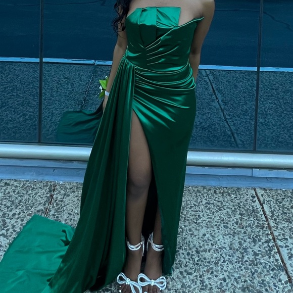 Strapless Gown w/ Sash- Emerald - Picture 3 of 6